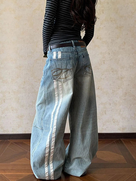 Retro Design Aesthetic Boyfriend Jeans
